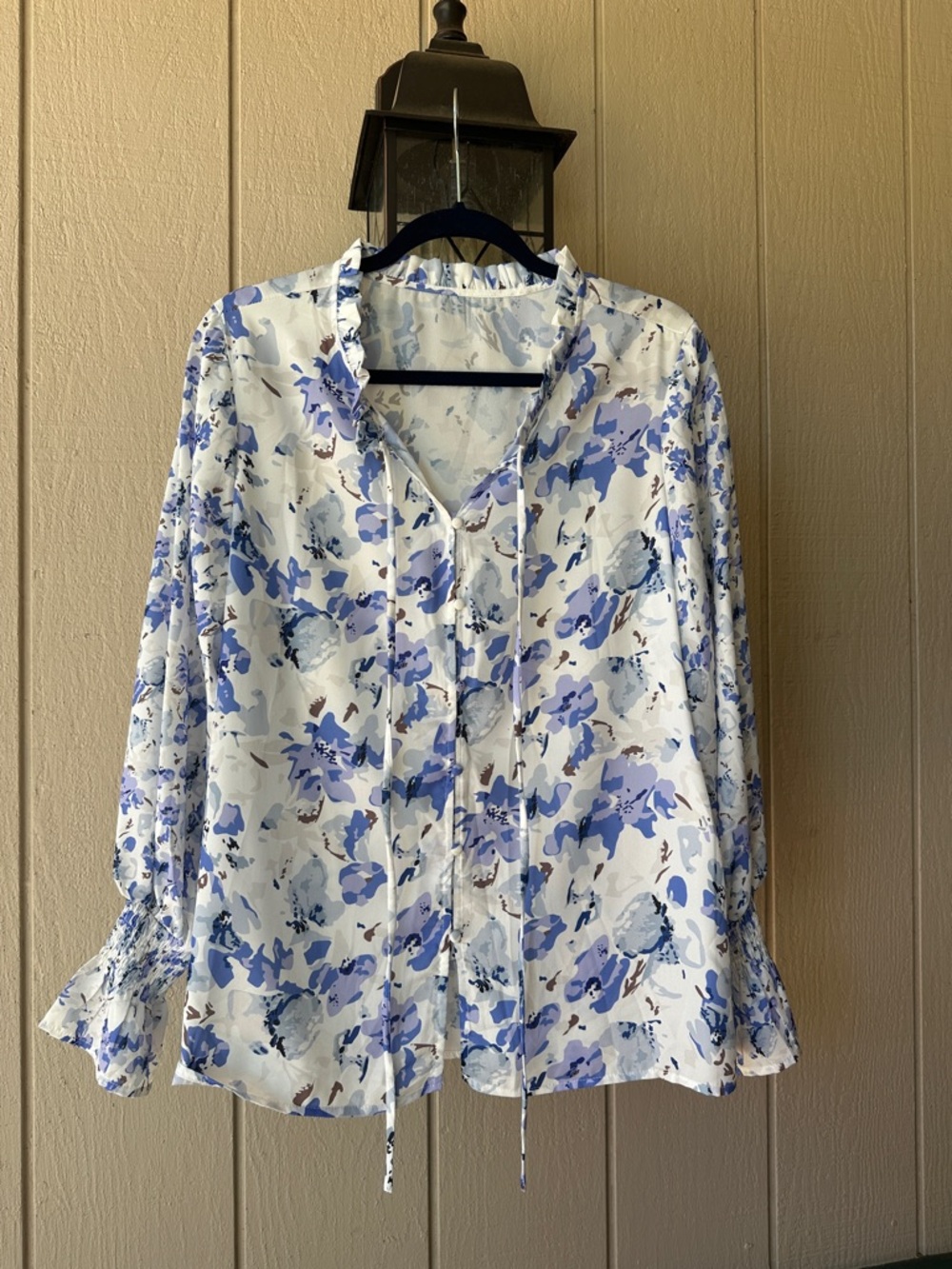 Women's Floral Tie-Neck Blouse - Blue/White